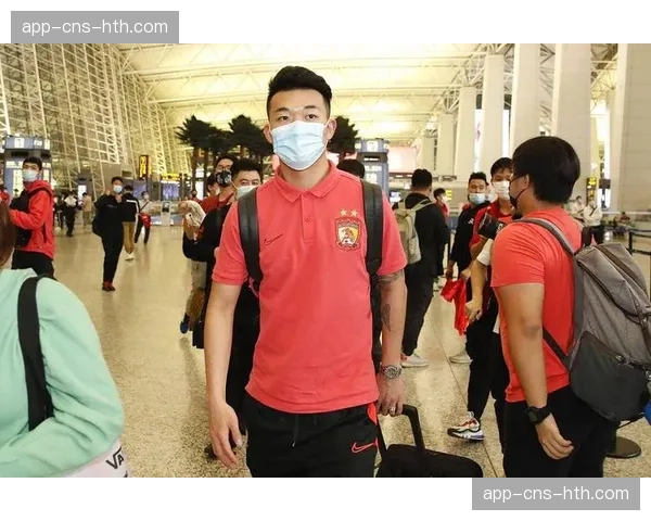 辽宁铁人姆本扎点射首开记录，热菲尼奥推射建功